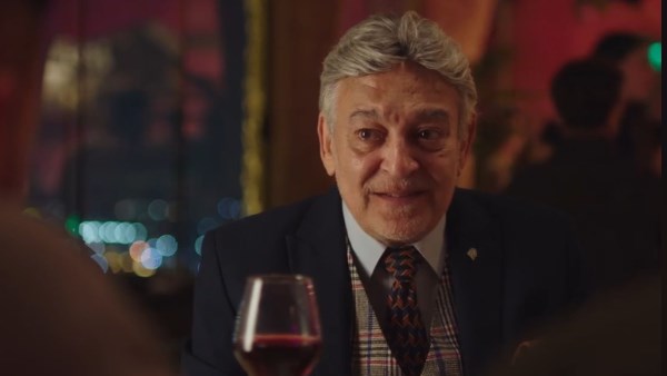 مسلسل الكينج الحلقة 2 .. هروب مصطفى خاطر ومحمد إمام ومساومة عماد رشاد لهم