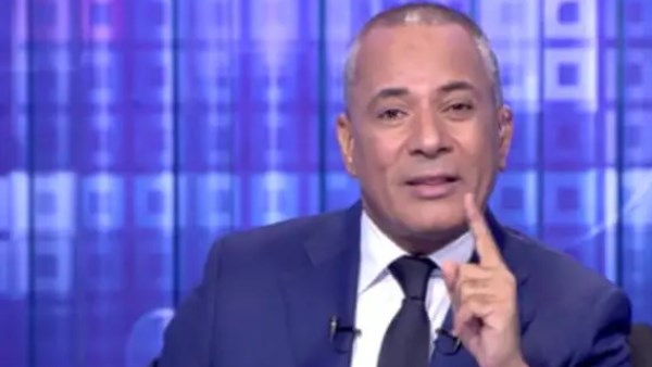 أحمد موسى غاضبًا: إهمال في محيط الأهرامات يشوه صورة مصر