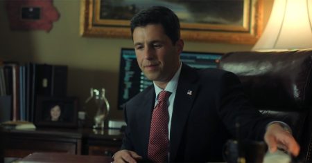 يتميز الموسم الثاني من مسلسل “Cross” بظهور مفاجئ للضيف من جوش بيك في دور حاسم (حصريًا)