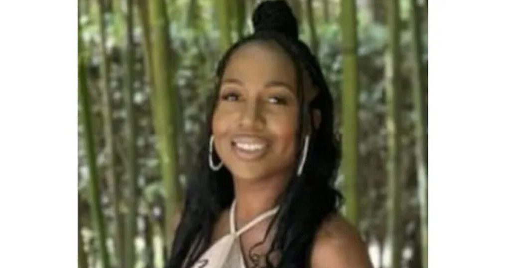 تقول السلطات إن والدة لطفلين أصيبت بالرصاص خارج كنيسة المملكة المتحدة بعد أن حضرت الاستيقاظ