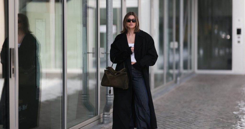 أنا 5’3، وأنا أتسوق هذا الجينز الصغير الصديق من * هذا * قسم وول مارت الجديد