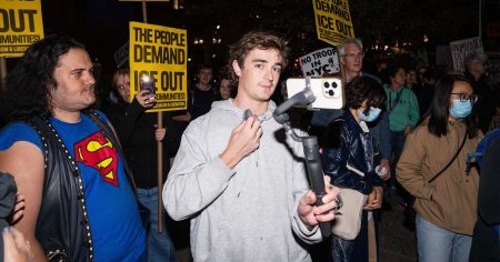 الجمهوريون جميعهم مهتمون بتعزيز مزاعم الاحتيال في كاليفورنيا