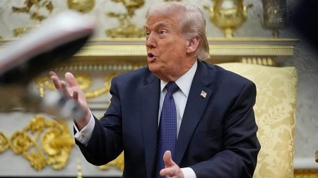 المفوضية الأوروبية تدعم إسبانيا بعد تهديدات ترامب التجارية