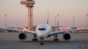 عيد الفصح والعطلات الصيفية: رحلات جوية باهظة الثمن بسبب حرب إيران؟