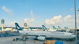 “عاصفة مثالية”: قطعت شركات الطيران رحلاتها الجوية وزادت أسعار تذاكر الطيران مع ارتفاع أسعار وقود الطائرات