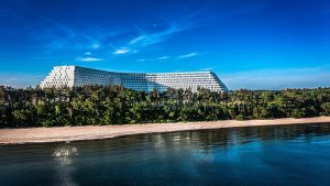 العملاق المجاور: هل سينجو بحر البلطيق الألماني من فندق بولندا الضخم؟