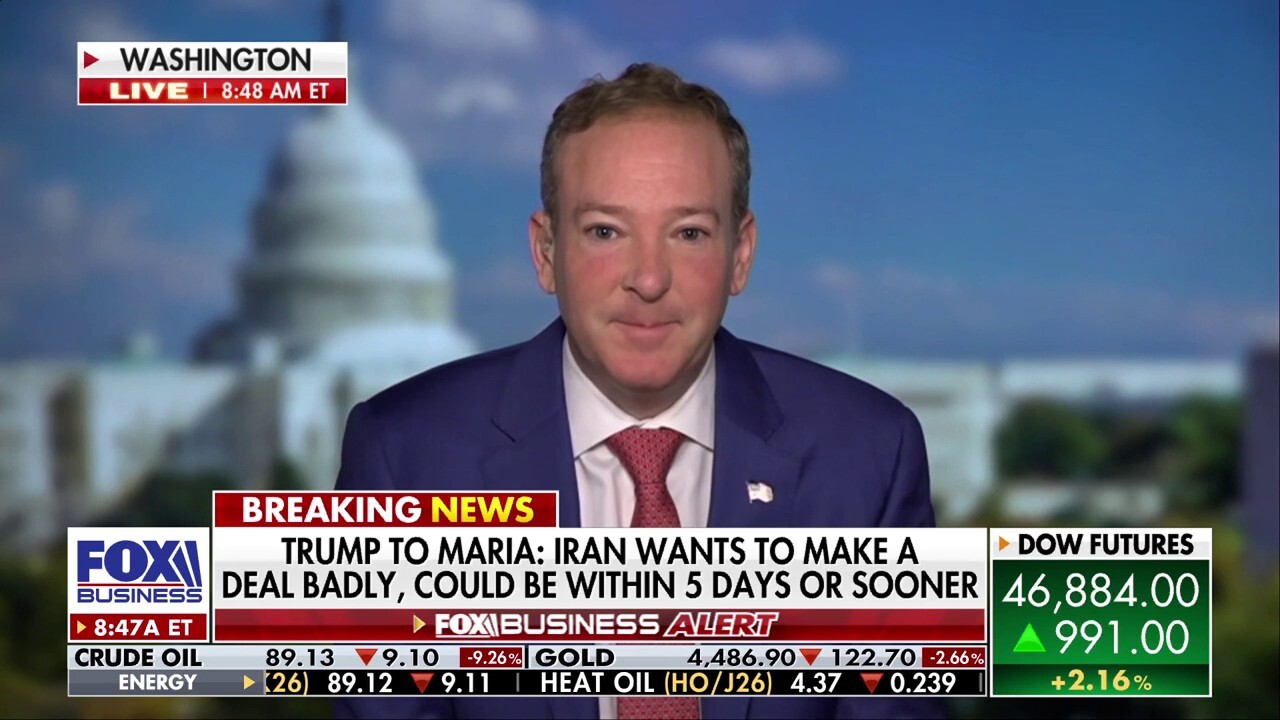 ينضم مدير وكالة حماية البيئة، لي زيلدين، إلى برنامج 