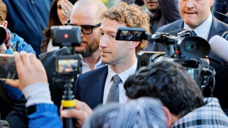 تقوم Meta بإلغاء 700 وظيفة، وتنتشر عمليات التسريح عبر الفرق الرئيسية