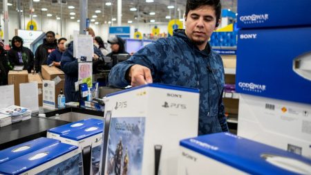 تخطط شركة Sony لرفع أسعار جهاز PlayStation 5 بسبب نقص رقائق الذاكرة