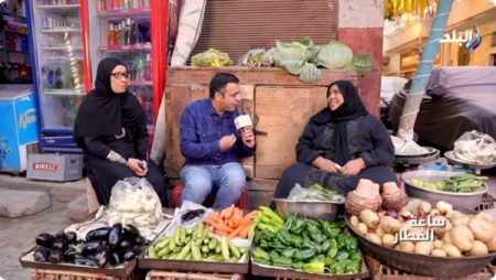 بائعات الخضار يروين حكايات رمضان.. الحارات الشعبية تبوك بأسرارها في «ساعة الفطار»