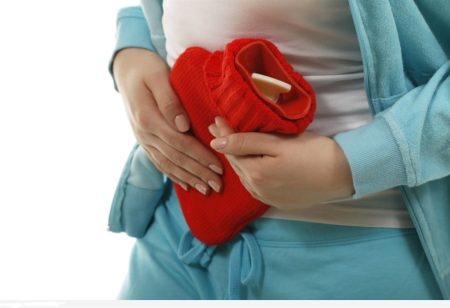 أطعمة وحيل .. اكتشفي طرق علاج متلازمة ما قبل الحيض