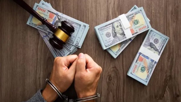 مش لازم تيجوا الفرع | تفاصيل صادمة في استيلاء مسئول مصرفي ببنك شهير على 25 مليون جنيه