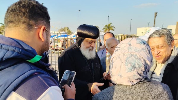 الأنبا ميخائيل أسقف حلوان والمعصرة يدلي بصوته في انتخابات المهندسين