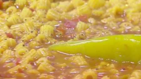 وصفة أقتصادية… طريقة عمل مكرونة مبكبكة سادة