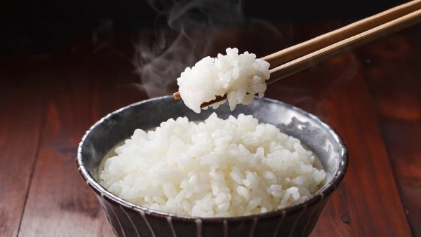 لماذا يضيف بعض الطهاة الخل إلى الأرز؟.. السر الذي يجعل طعمه أفضل