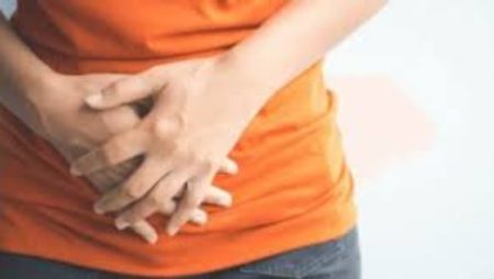 علاج انتفاخ ما بعد الكحك.. الأكلات دي هتفرق معك فورًا