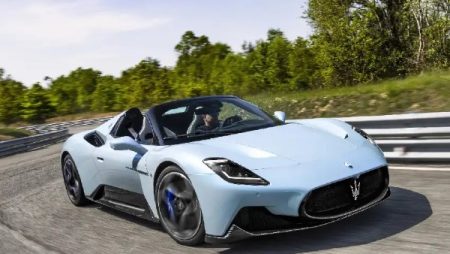 بقوة 630 حصانًا.. مواصفات مازيراتي MC20 Cielo الخارقة
