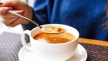 أطعمة تناولها في الطقس البارد.. دليلك لتعزيز المناعة والدفء