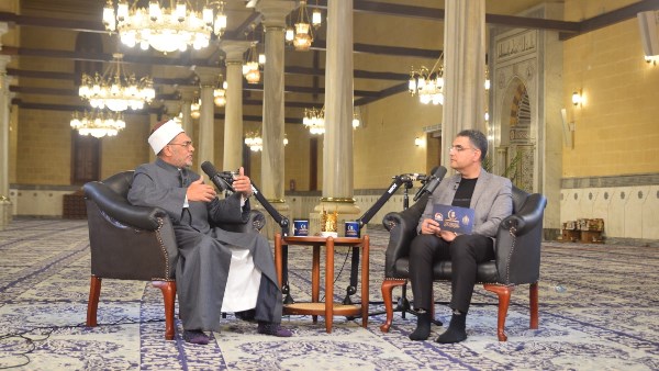 “ملتقى الفكر الإسلامي” بمسجد الإمام الحسين يناقش دور الشباب والتكامل المعرفي في بناء الوعي