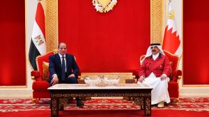 دبلوماسي: زيارة الرئيس السيسي للخليج تؤكد مواقف مصر الداعمة لأمن الأشقاء