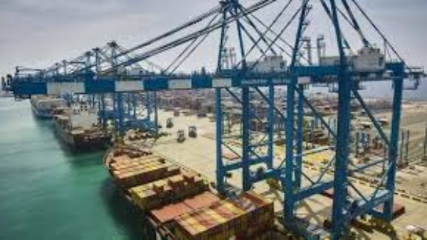 موانئ أبوظبي: استمرارية العمليات بجميع القطاعات وتفعيل إجراءات إدارة الأزمة