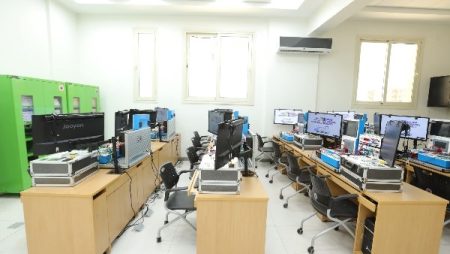 الجامعات التكنولوجية تقدم 29 تخصصا علميا بالجامعات التكنولوجية