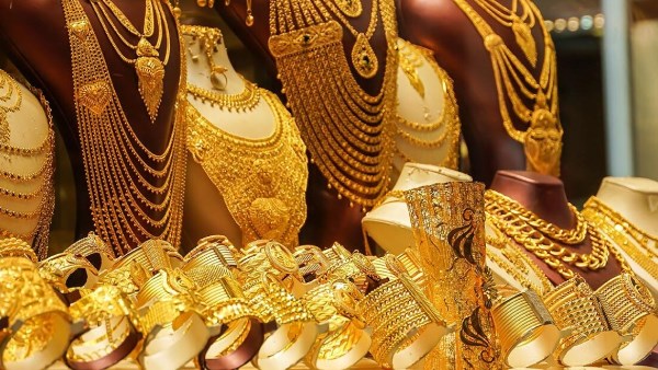 أسعار الذهب اليوم.. تحديث لحظي لعيارات 24 و21 و18