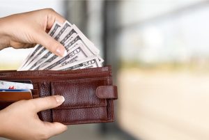 هل الزوج ملزم بإخراج كفارة الصيام عن زوجته؟.. اعرف الحكم الشرعي