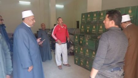 أوقاف بني سويف تتسلم 1000 كرتونة لتوزيعها على المستحقين | صور