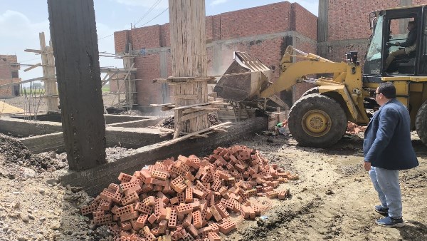 محافظ أسيوط يوجه بالتصدي الحاسم للتعديات خلال إجازة عيد الفطر.. وإزالة 8 حالات تعدِ بمركزي القوصية والفتح