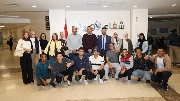 وفد جامعة الأقصر يدعم الأطفال مرضى السرطان فى الصعيد وفد جامعة الأقصر يدعم الأطفال مرضى السرطان فى الصعيد