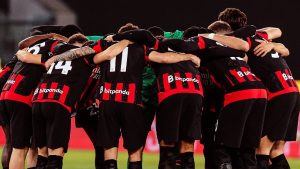 ميلان يستضيف تورينو في مواجهة حاسمة بمطاردة إنتر ميلان