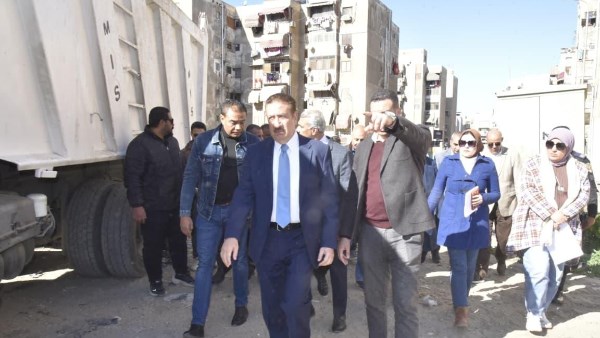 محافظ بورسعيد يقرر إعفاء رئيس حي الزهور من منصبه بسبب شكاوي المواطنين