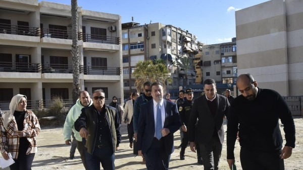 محافظ بورسعيد يتفقد شاليهات المعمورة بحي الشرق ويشدد على سرعة الانتهاء من أعمال التطوير