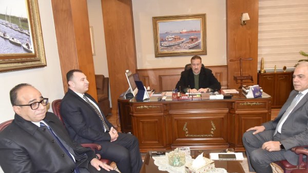 محافظ بورسعيد يشيد بالدور المهم الذي تقوم به هيئة النيابة الإدارية في حماية المال العام