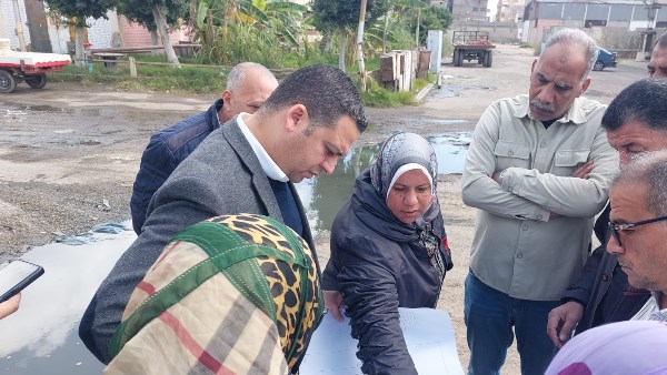 نائب محافظ بورسعيد يتابع أعمال رفع الرتش وتطهير الصرف الصحي بمساكن المطحن بحي الضواحي