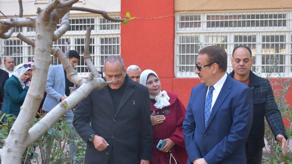 محافظ بورسعيد يتابع رفع كفاءة 4 مبانٍ بـ6.5مليون جنيه بمدرسة 6 أكتوبر