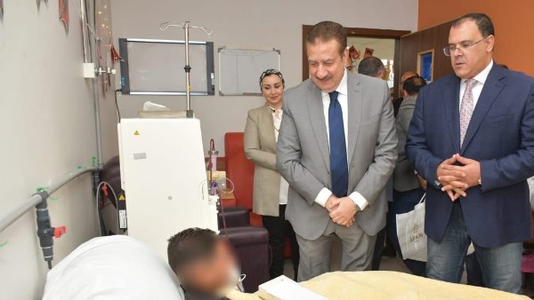 محافظ بورسعيد: تكثيف المتابعة والإشراف على تجهيز المرافق الطبية بالمستشفيات