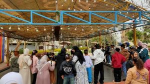 حدائق القناطر تواصل إستقبال الزائرين خلال احتفالات العيد ..صور