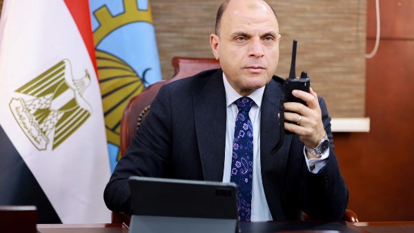 محافظ الغربية يتابع انتظام المواقف خلال عيد الفطر ويوجه بالتعامل مع شكاوى المواطنين