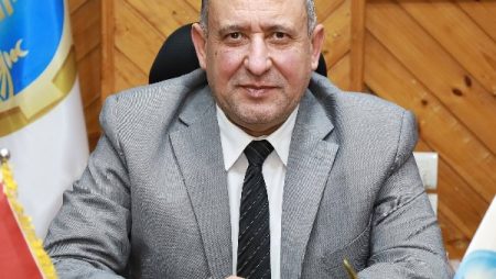 رجال الطوارئ.. إصلاح خط مياه رئيسي بطنطا في وقت قياسي دون انقطاع الخدمة