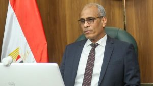 محافظ كفر الشيخ يتابع تطبيق غلق المحال التجارية: لا تهاون مع المخالفين| صور