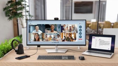 Dell تكشف عن شاشة Pro P34 بكاميرا ويب مدمجة