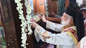 الأنبا باسيليوس يترأس قداس استقبال ذخائر القديس شربل