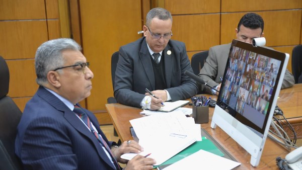 عبر الفيديو كونفرانس..محافظ الدقهلية يشارك في اجتماع مجلس المحافظين