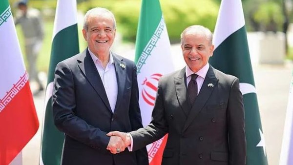 أبرز مطالب الرئيس الإيراني من رئيس وزراء باكستان لوقف الحرب