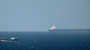 معركة العُملات في مضيق هرمز .. هل ينجح اليوان في كسر احتكار الدولار؟