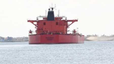 الحرب الإقليمية ومخاطرها على قناة السويس.. كيف يواجه الاقتصاد المصري تحديات الممرات الملاحية؟