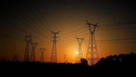 العراق يغرق في الظلام.. انقطاع تام للكهرباء بسبب هجوم سيبراني