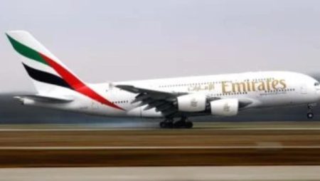 الإمارات: إغلاق مؤقت وجزئي للمجال الجوي كإجراء احترازي واستثنائي